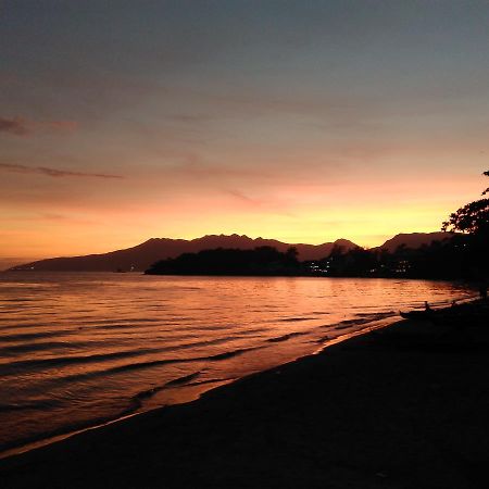 Mango'S Beachfront Resort Olongapo Exterior photo