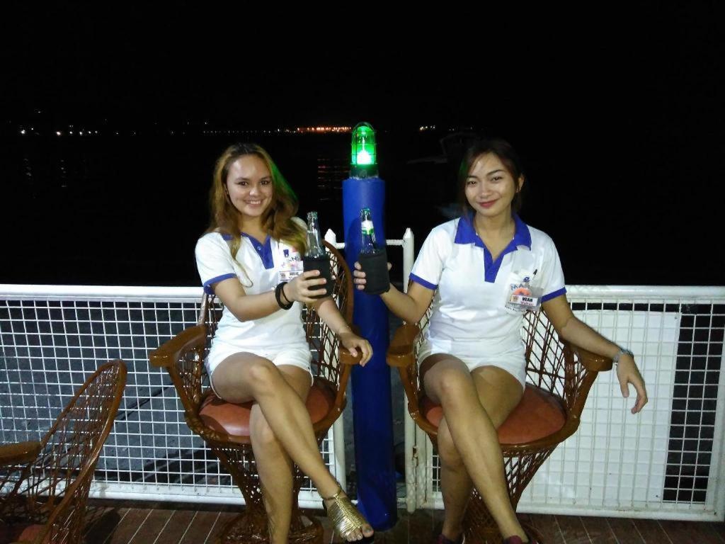 Mango'S Beachfront Resort Olongapo Exterior photo