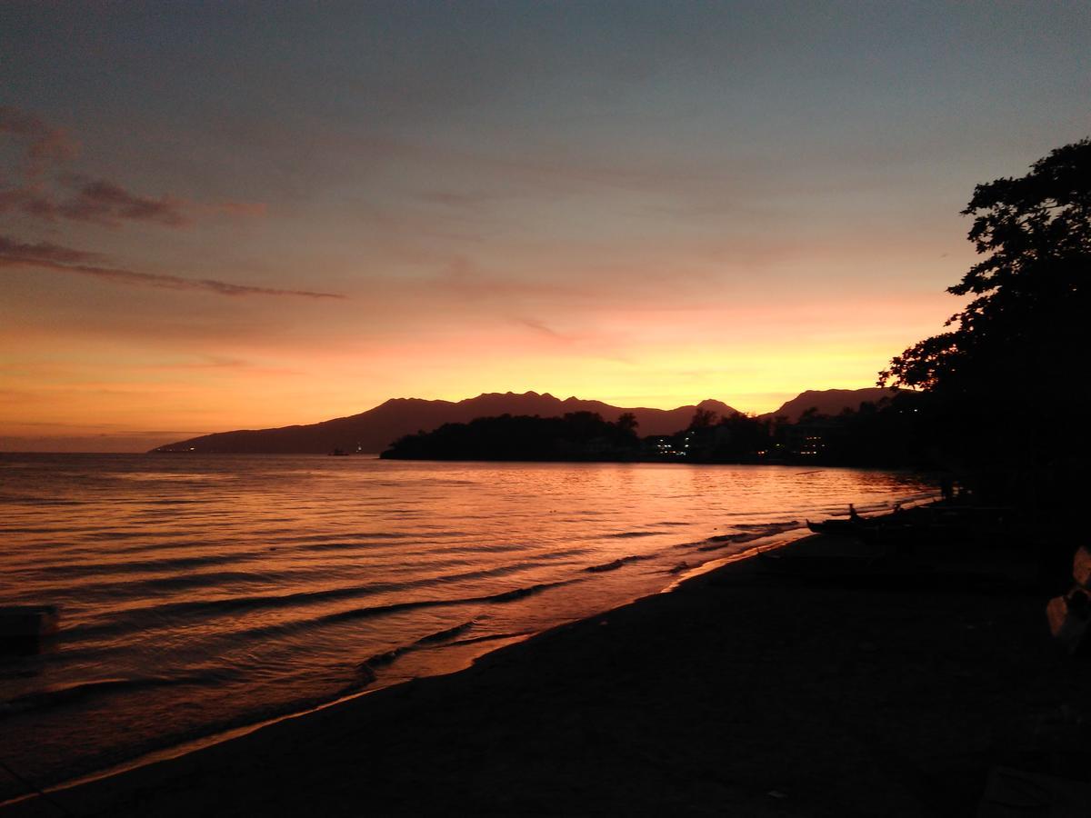 Mango'S Beachfront Resort Olongapo Exterior photo