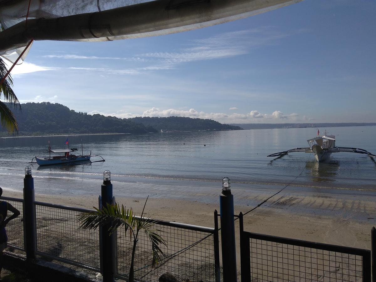 Mango'S Beachfront Resort Olongapo Exterior photo