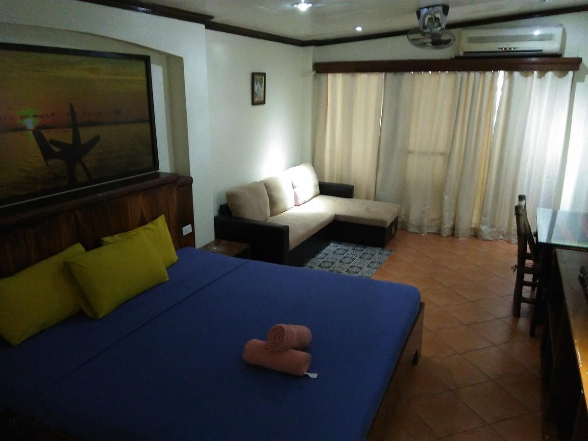 Mango'S Beachfront Resort Olongapo Exterior photo