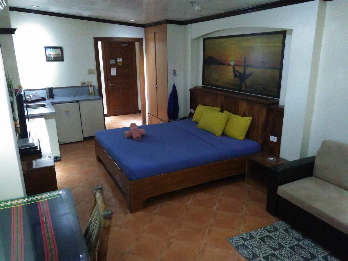 Mango'S Beachfront Resort Olongapo Exterior photo
