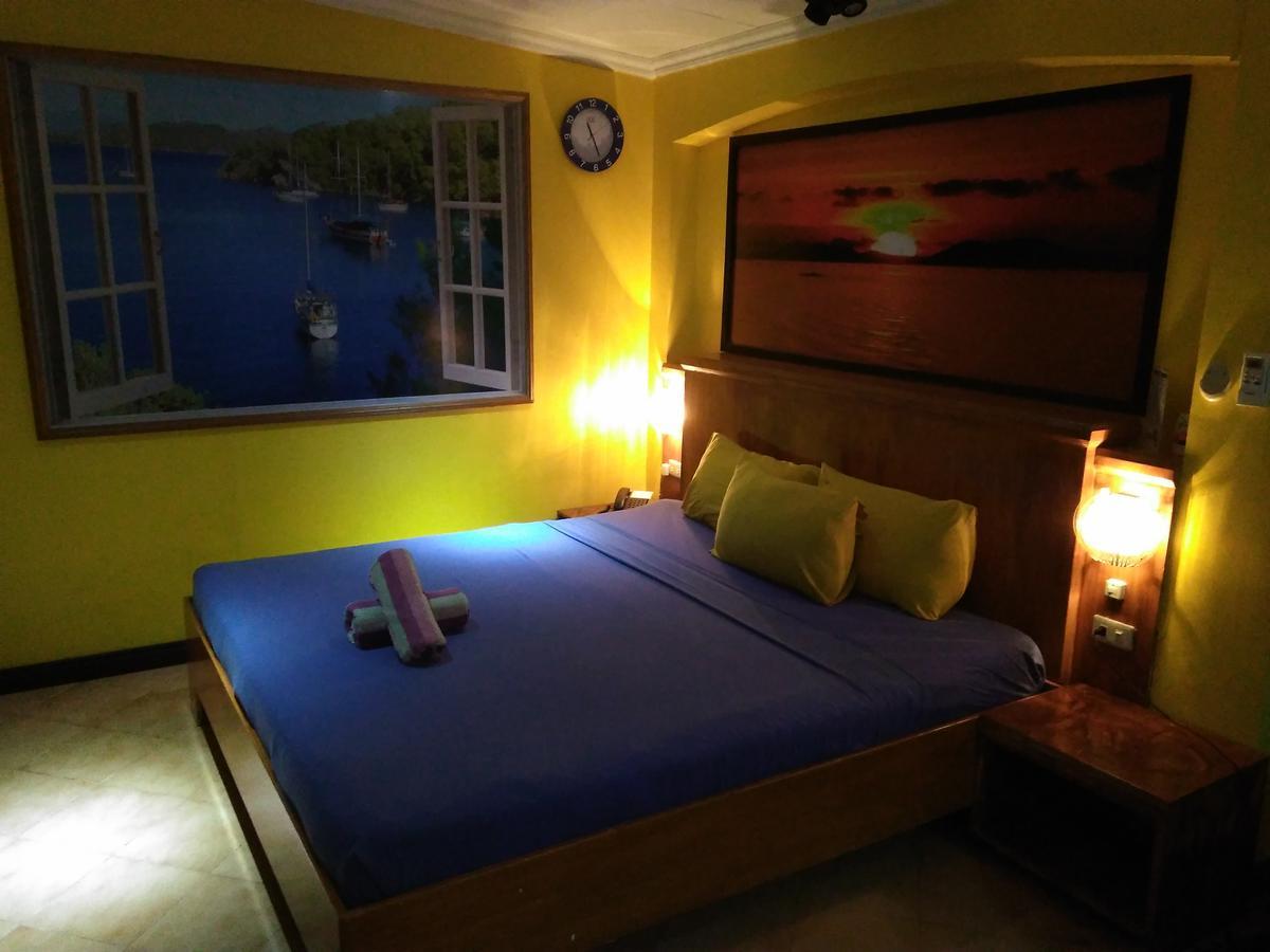 Mango'S Beachfront Resort Olongapo Room photo